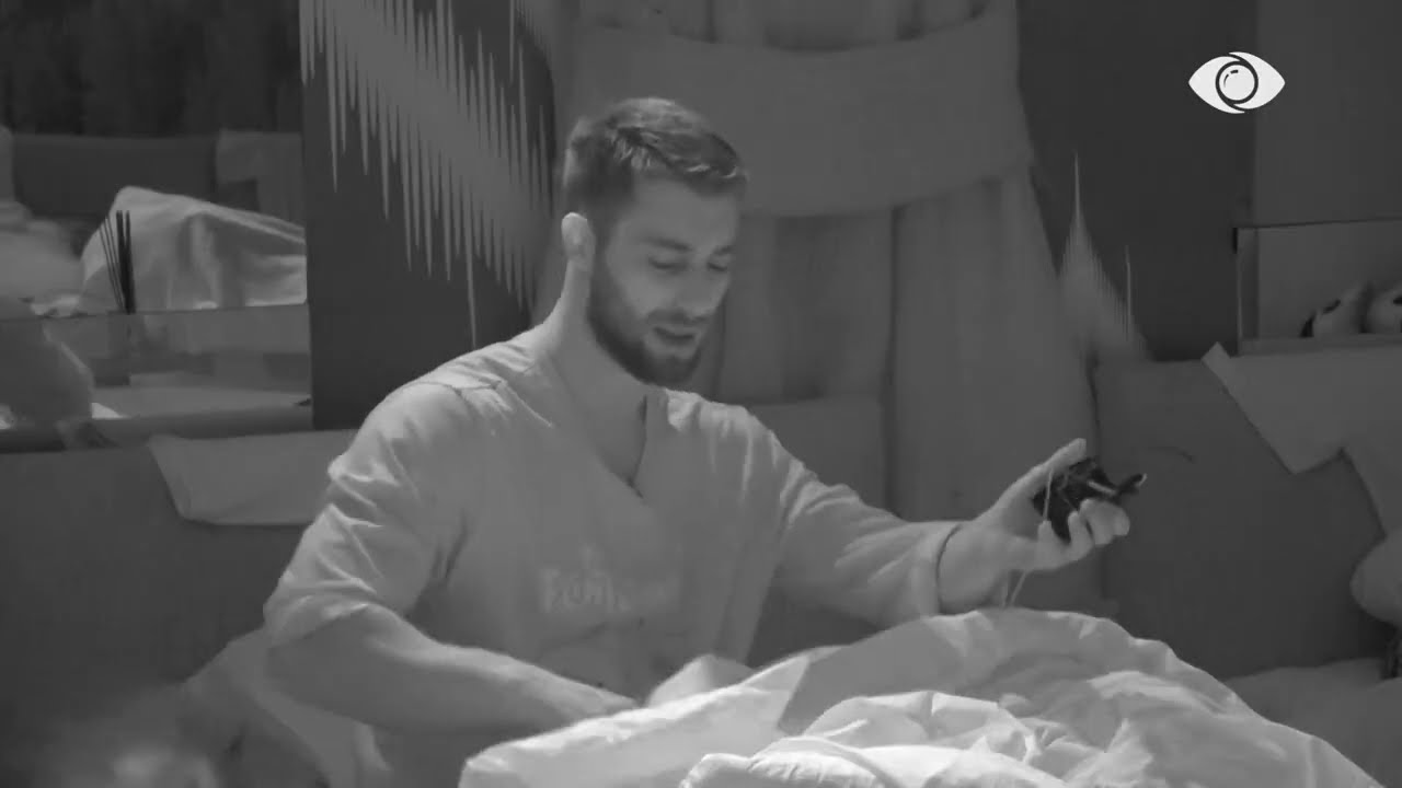 Kur më përmend krevatin…/Erjola tenton ta sqarojë, Meritoni kthehet në anën tjetër: Natën e mirë