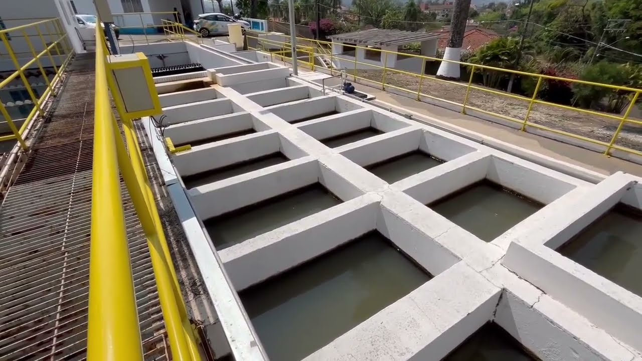 Floculador hidráulico de fluxo vertical (Vertical hydraulic flocculation unit)