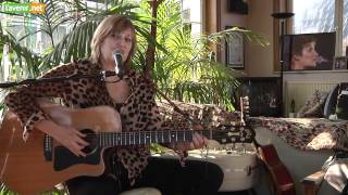 L'Avenir - Live buzz - Beverly Jo Scott