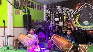 Download lagu Tepak 2 dina lagu ayun ambing #pencaksilat #sinarsiliwangi mp3 Download lagu Tepak 2 dina lagu ayun ambing #pencaksilat #sinarsiliwangi mp3