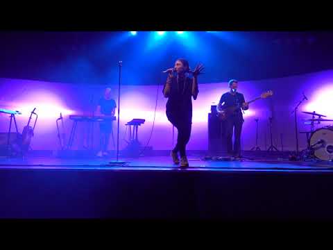 Intergalactic Lovers - Bobbi - De Zwerver