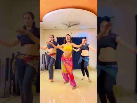1, 2, 3, 4 डम तक डम तक #ballydance #group #dance #fun