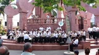 preview picture of video 'Banda mpal. de Tampico en plaza de armas 17/11/13'
