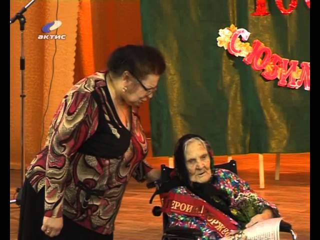 А вместо праздника – пустой актовый зал…