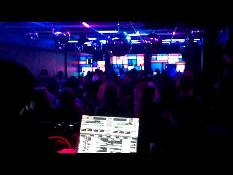 Zenbi is kicking it at Rumor.