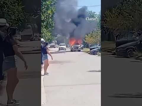 Quemaron dos patrulleros de la Policía en Cañuelas