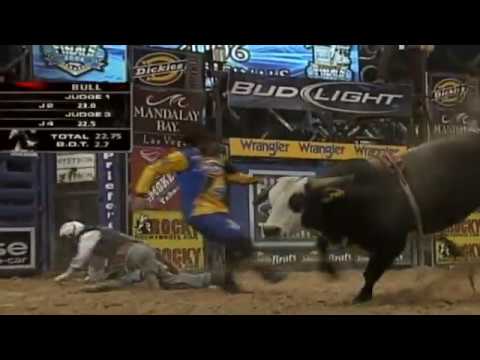 Zorro bucks Cody Whitney - 06 PBR Finals