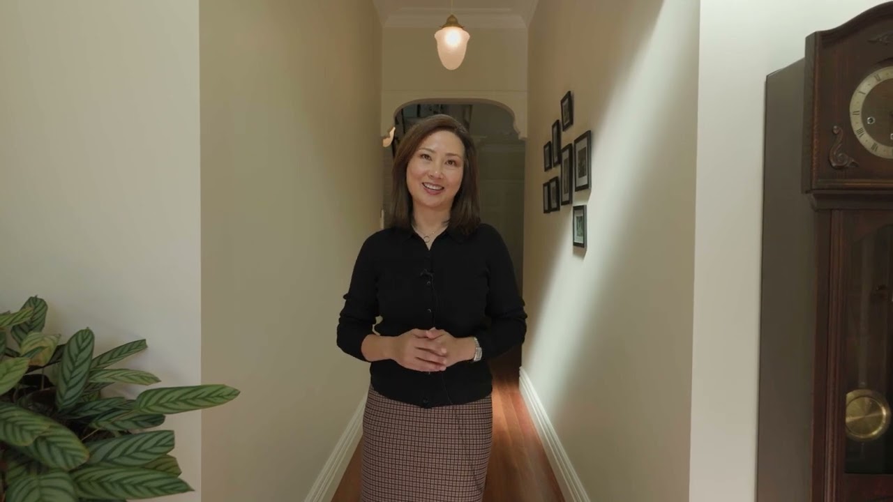 Lisa Nguyen presents Laura Lane, Mooroolbark