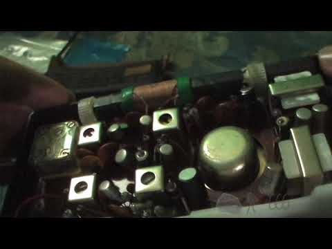 "Deluxe Captain" Transistor Pocket Radio