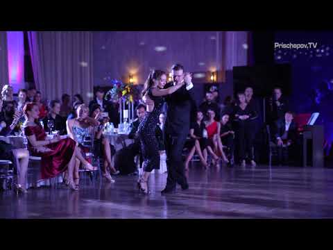  Dana Zampieri  and  Sergey Kurkatov  are  dancing  to  the  tango  "  Yo no sé porque te quiero  "  by  Francisco Canaro  at  La Boca Tango Festival  in  2021