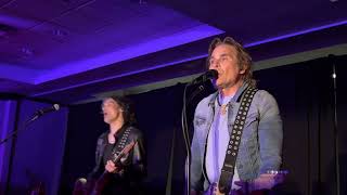 Mike Tramp of White Lion - “Wait”