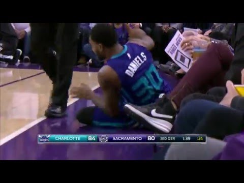 Troy Daniels Nails 8 Three's, Including the Game Winner