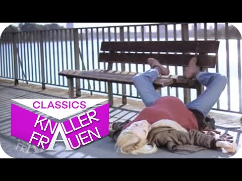 Nicht krank, nur schwanger | Knallerfrauen mit Martina Hill