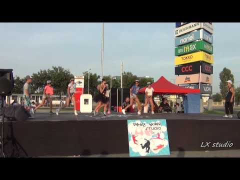 Giada si Dance World - Price Tag - spectacol la Vulcan Value Center