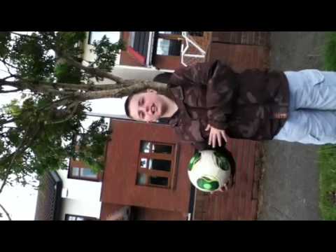 Scrúdu Gaelige lé DJ Gilligan