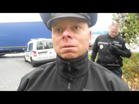 Mestapo Slany se muze fotiit jen s novinarskym prukazem