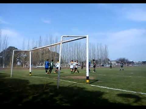 Gol de Troyansky de penal a San Juan