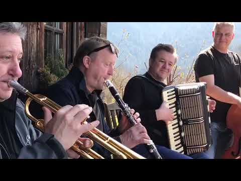 Ansambel Zupan beim Bergdoktorhaus in Söll / Tirol - UNPLUGED