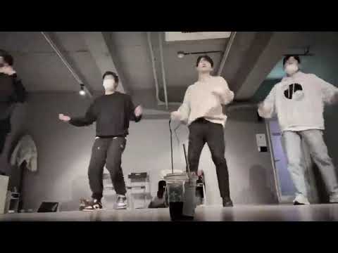 KIM DAEGEON- [ 2021.12.04 #DAEGEON instagram @daegeon_ii ]연말공연 기대해주세용💚💜❤️💛 #포커즈 #FCUZ #대건 #김대건