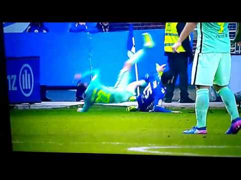 ALEIX VIDAL INJURED 02/11/2017 BARCELLONA VS ALAVES