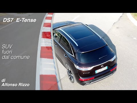 DS7 Crossback Plug-In Ibrida a Ruote in Pista