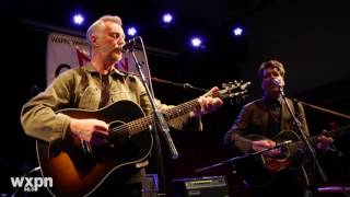 Billy Bragg & Joe Henry - "In The Pines" (NON-COMM 2016)