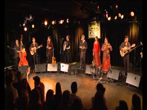 Parno Graszt Menni  menni muszáj menni