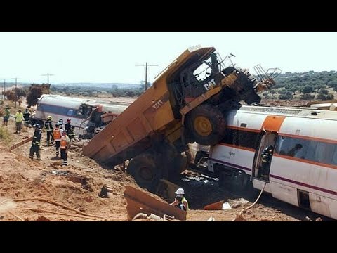 10 Dangerous Idiots Biggest Truck, Climbing Excavator Fails Compilation - Heavy Equipment Working