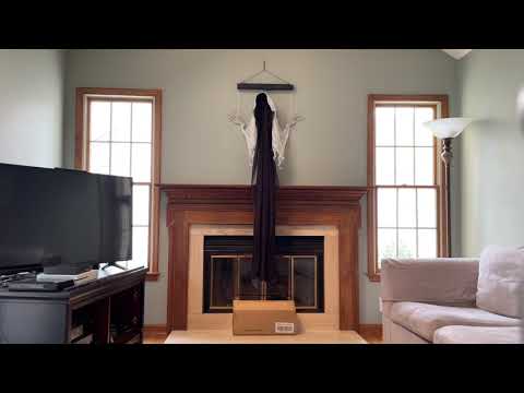 Gemmy Animated Floating Ghouls: Faceless Phantom (Haunted Hill Farm)