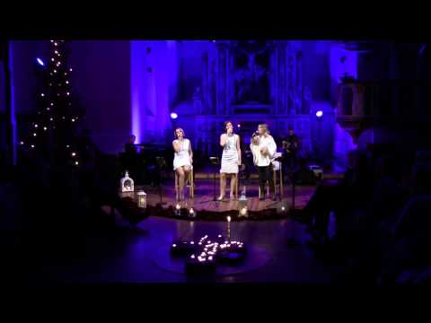 3 damer 3 stemmer Nattjoik