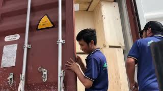 Xuống cont máy cưa bàn trượt ST-320A và T-320 tại xưởng khách