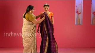How to wear a Marwadi saree in Maharashtrian style