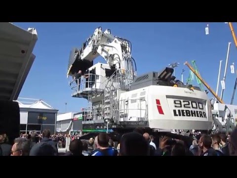 Liebherr R9200