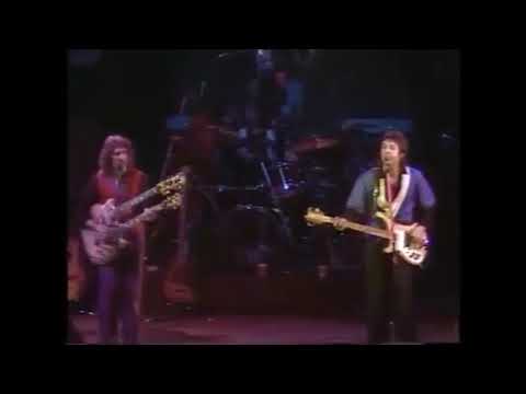 Wings: Juniors Farm (Live in Melbourne, Australia 1975)
