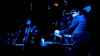 The Scary Bitches - 02 - The Island Of The Damned (Purple Turtle Camden 22/07/2011)