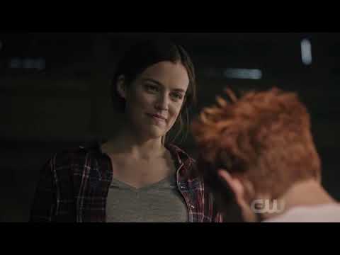 Laurie Lake Knocks Archie Out