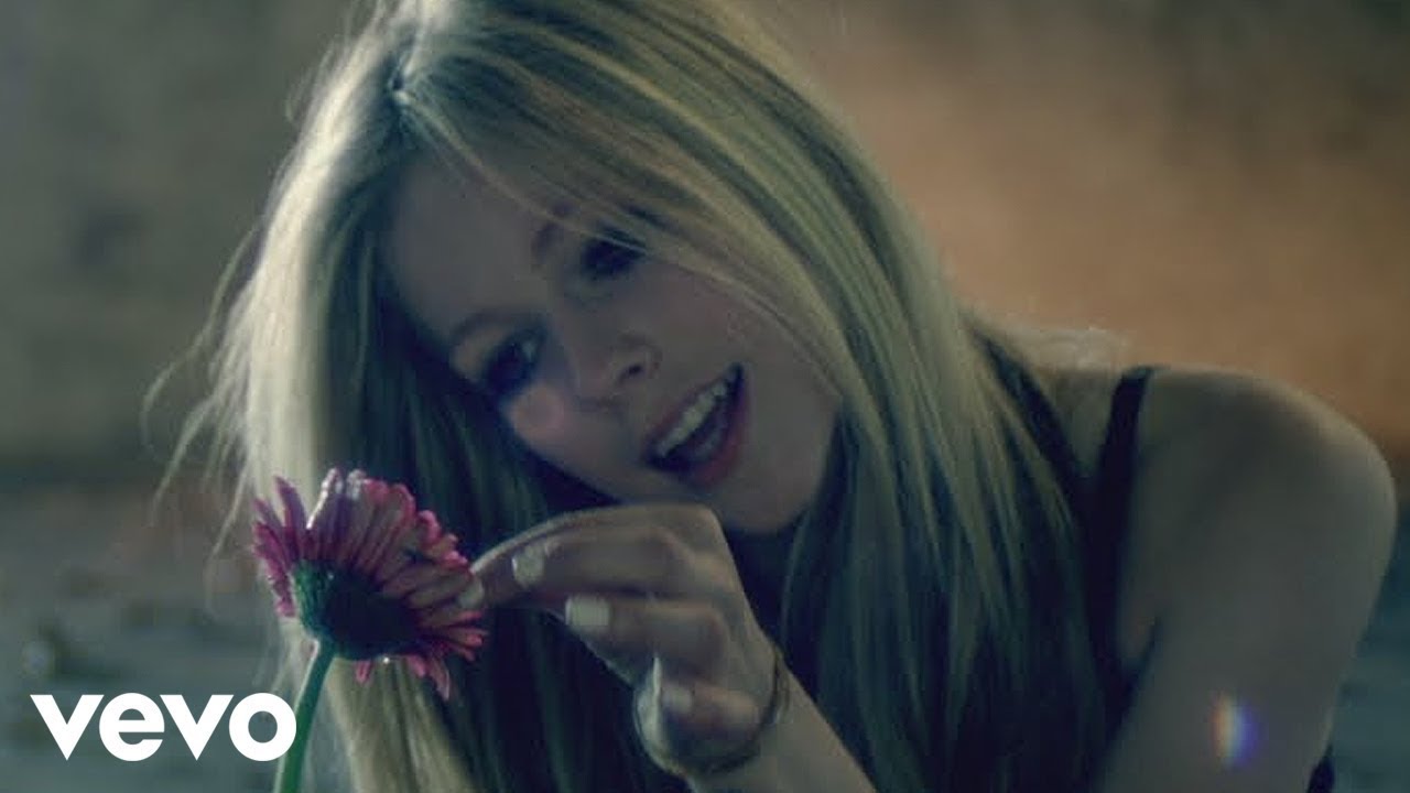 Lirik Lagu Wish You Were Here - Avril Lavigne dan Terjemahan