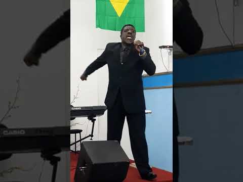 Pr Kebom ( O escudo)