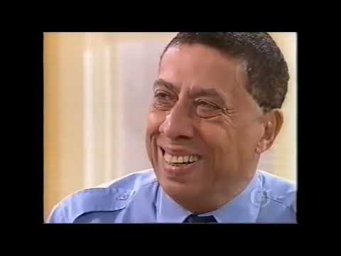 Paulo Silvino - Fazendo o Severino Quebra Galho em Zorra Total 2000