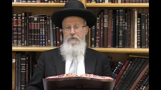 הגאון הרב אברהם יוסף שליט"א כל מי שפותח פה נגד המצה העשירה ידע שאסור לשמוע לו גם בהלכות אחרות (הערוץ של הרב אברהם יוסף) - התמונה מוצגת ישירות מתוך אתר האינטרנט יוטיוב. זכויות היוצרים בתמונה שייכות ליוצרה. קישור קרדיט למקור התוכן נמצא בתוך דף הסרטון