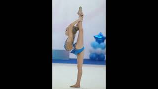 Download lagu RG Music Meghan Trainor - All About That Bass vers 1 1,30 min mp3