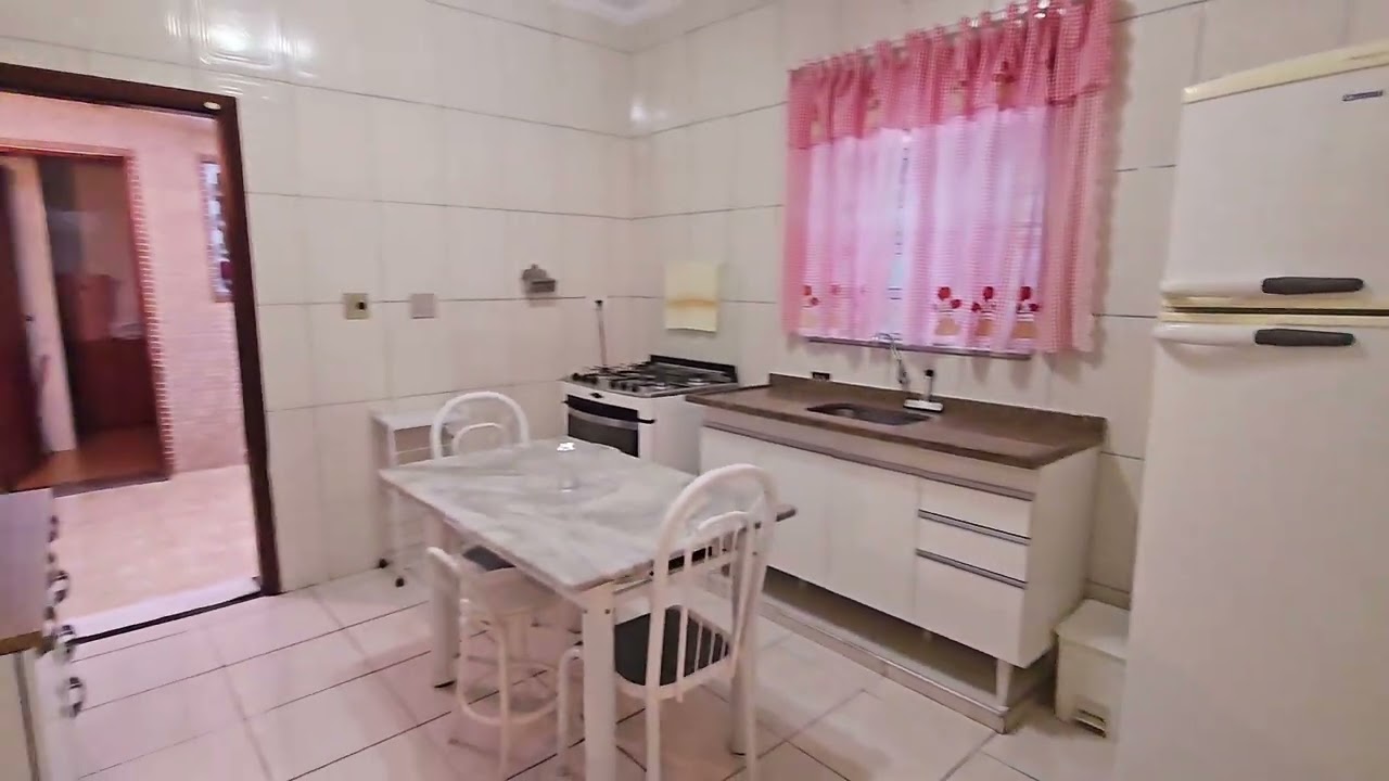 Já pensou morar em uma casa confortável, com jardim, churrasqueira e próximo do metrô Penha?