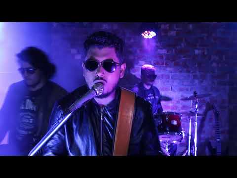 download lagu mp3 mp4 Runway Band, download lagu Runway Band gratis, unduh video klip Download Runway Band Mp3 dan Mp4 Youtube Gratis