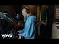 Astrid S - Expiration Date_Demo_V2.wav (Official Live Video)