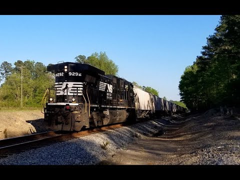 NS P28 rolls WB through Hopkins with K3LA on LHF D9W
