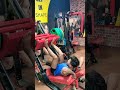 close grips Leg's press.