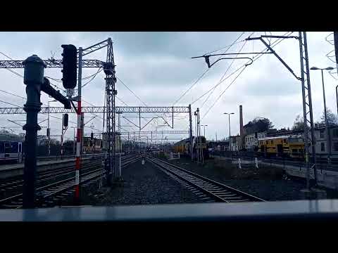 EP07-482 z 2 wagonową Grupą wagonów IC 60103 Pomorzanin kończy bieg w Jeleniej Górze