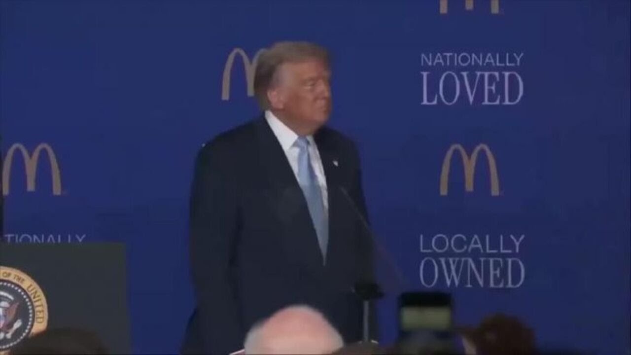 Trump balla sulle note di Ymca a summit economico di McDonald's a Washington