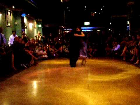  Lida Mantovani  and  Cristhian Sosa  are  dancing  to  a  vals