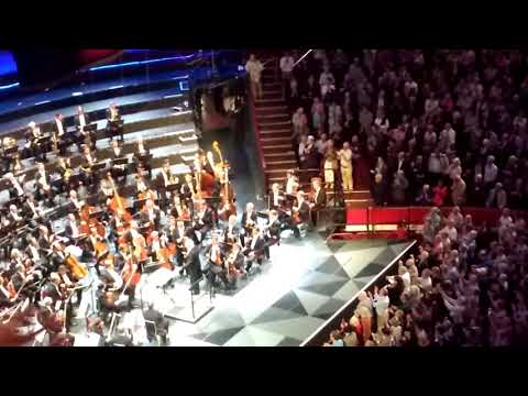 Final applause on Maestro Bernard Haitink